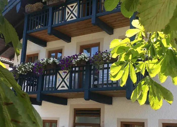 Haus Alpenrose شقة